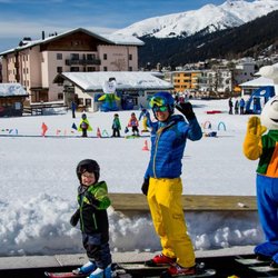 Schweizer Schneesportschule - Kindergerechter Skiunterricht für die Kleinsten