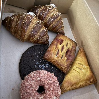 Sugarbloom Bakery - Bakeries Near Me - Los Angeles, California Sugarbloom Bakery - Bakeries Near Me - Los Angeles, California