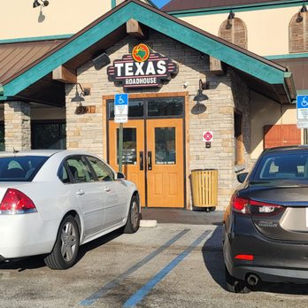 Texas Roadhouse - Outside - American Near Me - Boynton Beach, Florida