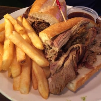 Willow Ranch - tri-tip sandwich - Barbeque Near Me - Buttonwillow, California Willow Ranch - tri-tip sandwich - Barbeque Near Me - Buttonwillow, California