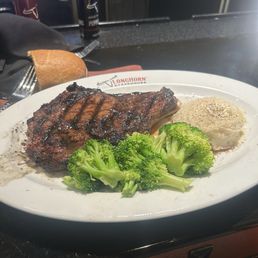 Outlaw ribeye with broccoli and mash Outlaw ribeye with broccoli and mash