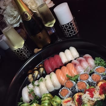 Sakae Sushi - Love Boat  (sushi for 3) It was amazing, fresh and just delicious!!!! - Japanese Near Me - Union, New Jersey
