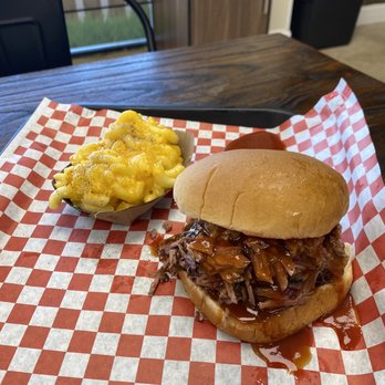 Uncle Tony's Backyard Bbq - Smoke Brisket sandwich - Mac & Mac and Cheese - Barbeque Near Me - Orlando, Florida