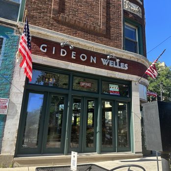 Gideon Welles - Picture of the outside - Bars Near Me - Chicago, Illinois