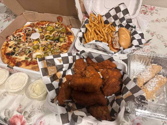 Mama Maxie's Pizzeria by null