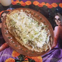 Los Gallos - Huarache de guisado de chile verde