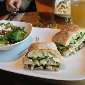 Earls Kitchen + Bar - Chicken and Beri... Just do it! - Canadian (New) Near Me - Mississauga, Ontario