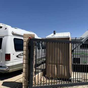 Wagner RV Repair - Cleanest Porta-potty I have ever been in. My RV parked next to it. - RV Repair Near Me - Morongo Valley, California Wagner RV Repair - Cleanest Porta-potty I have ever been in. My RV parked next to it. - RV Repair Near Me - Morongo Valley, California