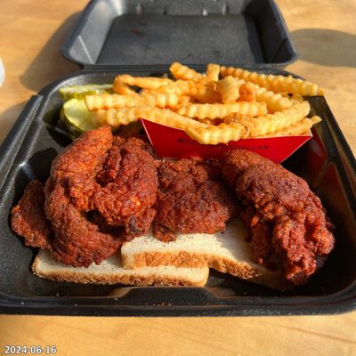 Dave’s Hot Chicken by null