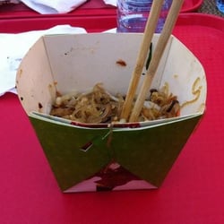 Thai Wok - Pad thai z kurczakiem 23,90 zł