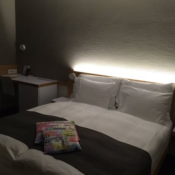 Hotel Zürcherhof - Bed - Hotels Near Me - Zürich, ZH
