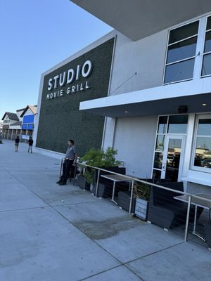 STUDIO MOVIE GRILL - Updated February 2026 - 571 Photos & 911 Reviews