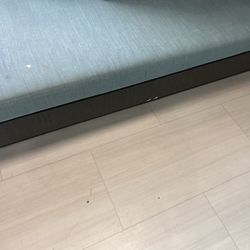 Vitalounge Winter Garden - Couch in waiting area