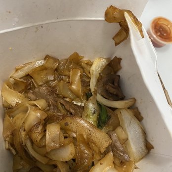 Wong's Kitchen - Bland Beef Chow Fun - Cantonese Near Me - Arleta, California Wong's Kitchen - Bland Beef Chow Fun - Cantonese Near Me - Arleta, California