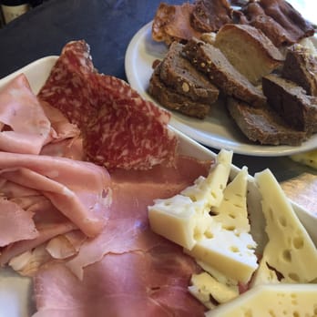 Franchi - Section of quality meats and cheeses, served to you like a king! - Delicatessen Near Me - Rome, RM