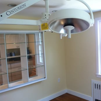 Hingham Animal Clinic - Inside the surgery room. - Veterinarians Near Me - Hingham, Massachusetts