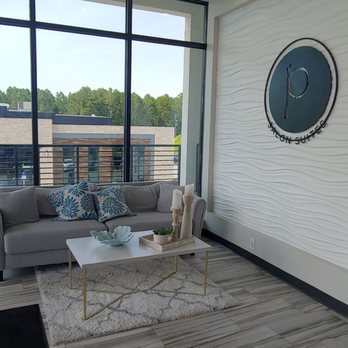 London Style Salon - Waiting area - Hair Salons Near Me - St. Augustine, Florida
