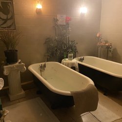 Armour's Red Boiling Springs Hotel - The most relaxing baths in Tennessee!