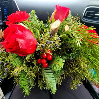 Fry's Food Store - a bouquet of flowers in a car - Grocery Near Me - Avondale, Arizona