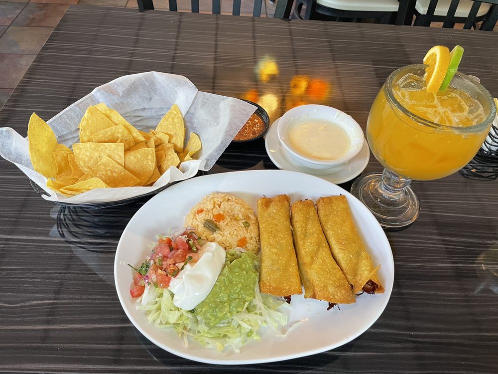 Azul Tequileria & Cocina 