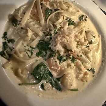 Paradiso Restaurant - Seafood fettuccine - Italian Near Me - San Leandro, California Paradiso Restaurant - Seafood fettuccine - Italian Near Me - San Leandro, California