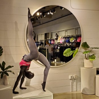 Nike Chicago - yoga - Shoe Stores Near Me - Chicago, Illinois