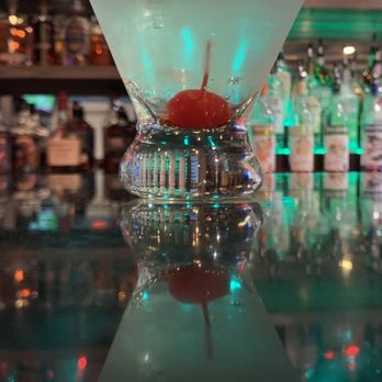 RipTides Cocktails and Grill - Apple martini With a touch of the aura of this fantastic place! - American Near Me - Lindenhurst, New York