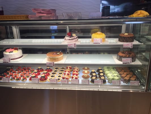 Sweet Hut Bakery & Cafe by null