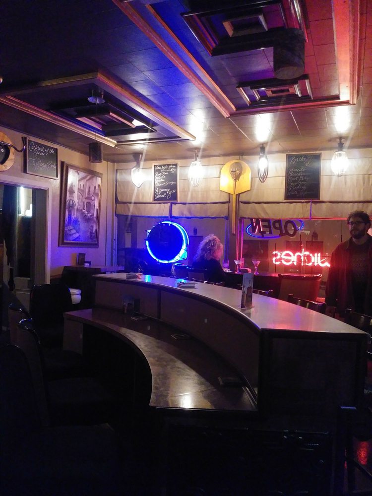 10TH STREET BAKING 15 Photos & 13 Reviews 1021 W Main St