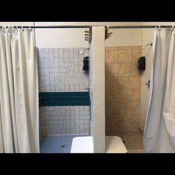 Ginnie Spring - Shower stalls - Rafting/Kayaking Near Me - High Springs, Florida Ginnie Spring - Shower stalls - Rafting/Kayaking Near Me - High Springs, Florida