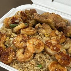 Winglanta - 10 PIECE WING AND SHRIMP FRIED RICE WITH EXTRA SHRIMP !!