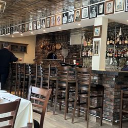 Pizza oven and bar