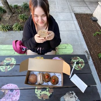 Doe Donuts - Donuts Near Me - Portland, Oregon