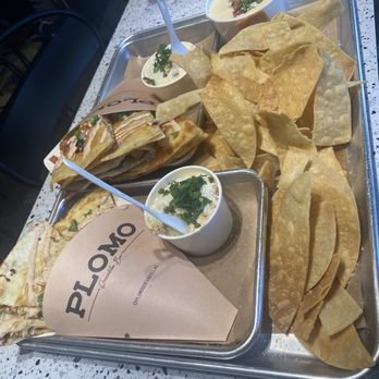 Plomo Quesadilla Bar - Presentation. 2 combos - Mexican Near Me - Dallas, Texas Plomo Quesadilla Bar - Presentation. 2 combos - Mexican Near Me - Dallas, Texas