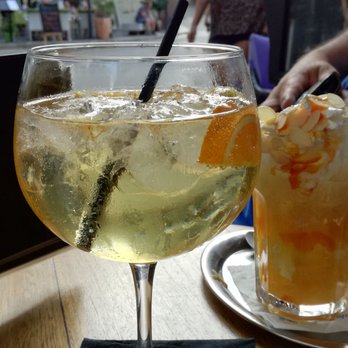 Giovanni L - Soller Spritz und rechts Soller Flip - Ice Cream & Frozen Yogurt Near Me - Sóller, PM
