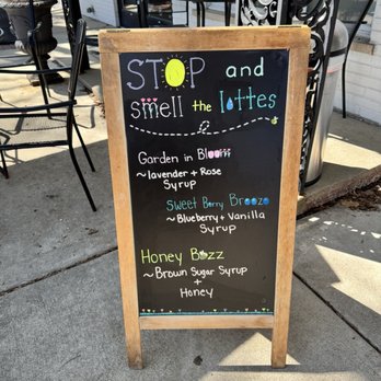 BB'S Baby Donuts - Springtime DELICIOUS and different lattes for your tastebuds to try - Donuts Near Me - Western Springs, Illinois