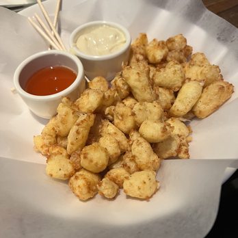 Yard House - Wisconsin Fried Cheese Curds - New American Near Me - Sacramento, California Yard House - Wisconsin Fried Cheese Curds - New American Near Me - Sacramento, California