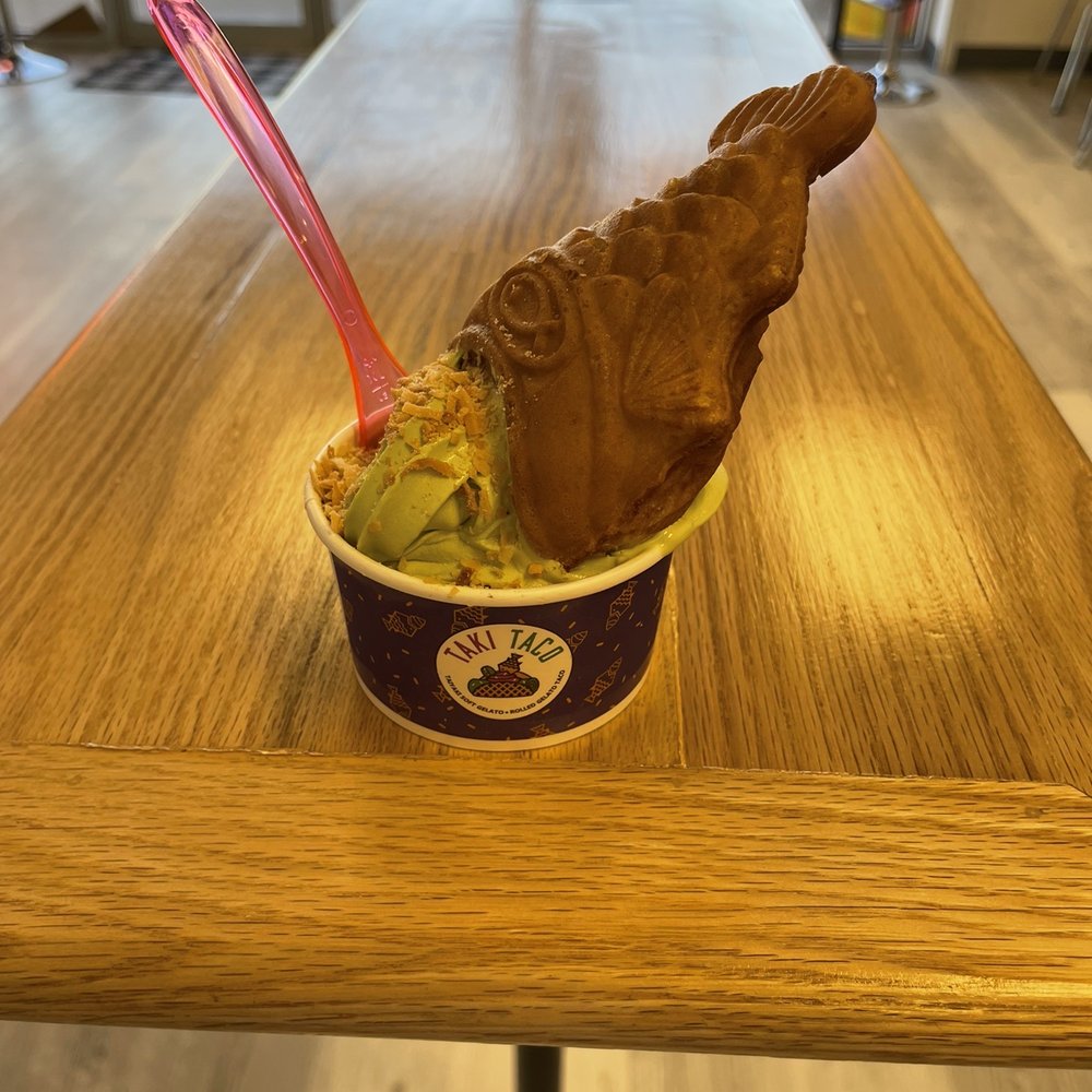 Upside down matcha gelato with dark chocolate Upside down matcha gelato with dark chocolate