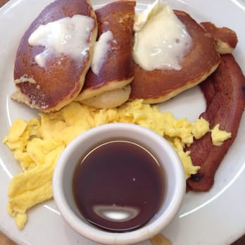Momo's Cafe - Kids pancake meal - American Near Me - Vallejo, California