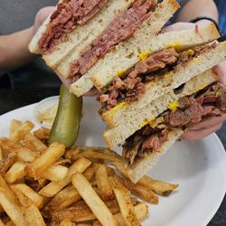 Dave’s Genuine Deli - Corned beef and smoked meat sandwiches