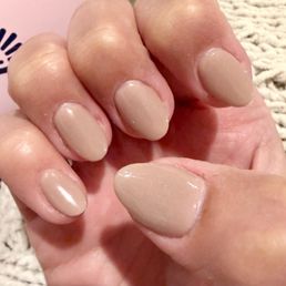 Short nude almond nails. Dip powder with extensions. Short nude almond nails. Dip powder with extensions.