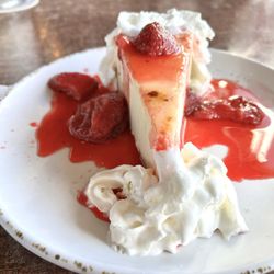 Hops n Drops - Cheesecake with strawberries.