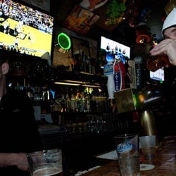 Irish Eyes - Great place to catch the game!