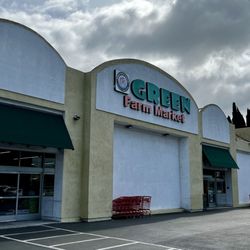 Green Farm Market - Outside