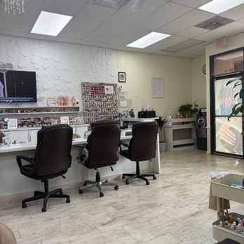 Diamond Nails - Entrance - Nail Salons Near Me - Indio, California