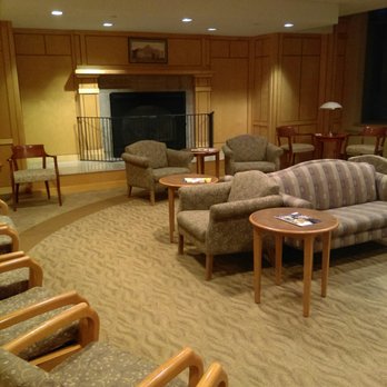 St Cloud Hospital - Lobby - Hospitals Near Me - Saint Cloud, Minnesota