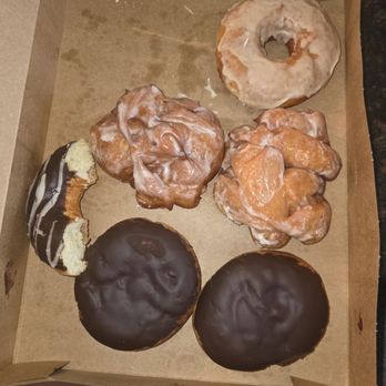Deez Donutz - This is what is left in our household of the dozen donut we purchased. - Donuts Near Me - Milford, Pennsylvania Deez Donutz - This is what is left in our household of the dozen donut we purchased. - Donuts Near Me - Milford, Pennsylvania