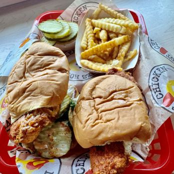 Dave's Hot Chicken - 2 sliders hot meal - Chicken Shop Near Me - Pembroke Pines, Florida