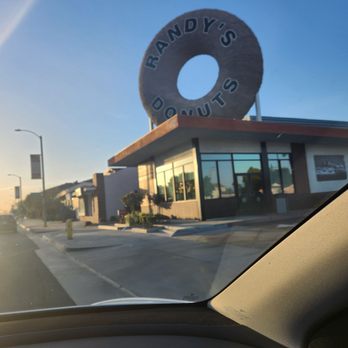 Randy's Donuts - Store front 4/19/2023 - Donuts Near Me - Downey, California Randy's Donuts - Store front 4/19/2023 - Donuts Near Me - Downey, California