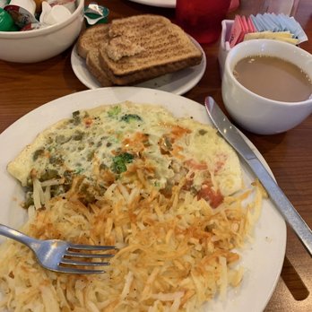 Nellie's Restaurant - Egg white veggie omelette - Waffles Near Me - Newburgh, Indiana